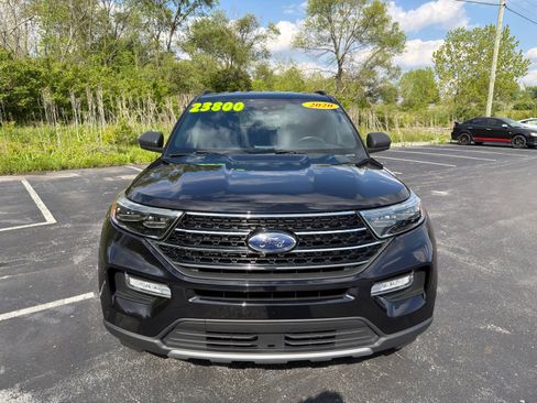 Used 2020 Ford Explorer XLT w/ Equipment Group 202A AWD/4WD image 10