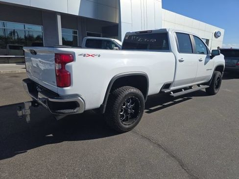 Used 2022 Chevrolet Silverado 2500 LT w/ Convenience Package AWD/4WD image 6