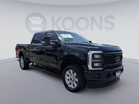 Used 2025 Ford F250 Lariat w/ Black Appearance Package AWD/4WD image 10