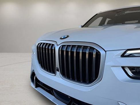 Used 2026 BMW X7 xDrive40i w/ Premium Package AWD/4WD image 3