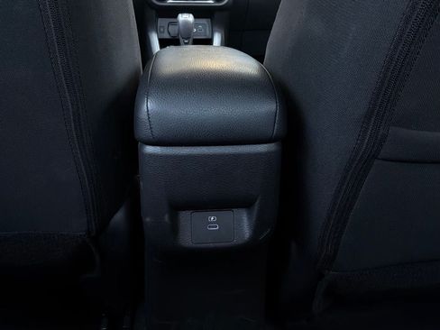 Used 2025 Nissan Versa SV FWD image 12