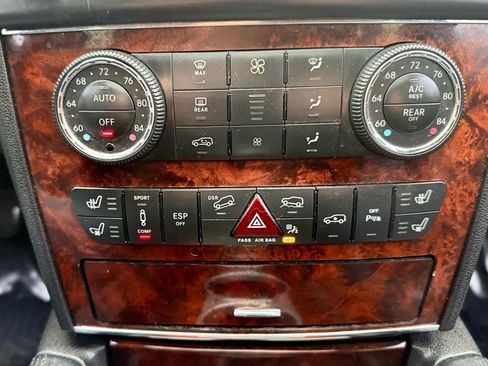 Used 2010 Mercedes-Benz GL 550 4MATIC image 18