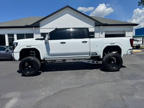 Used 2024 GMC Sierra 2500 Denali Ultimate AWD/4WD image 4