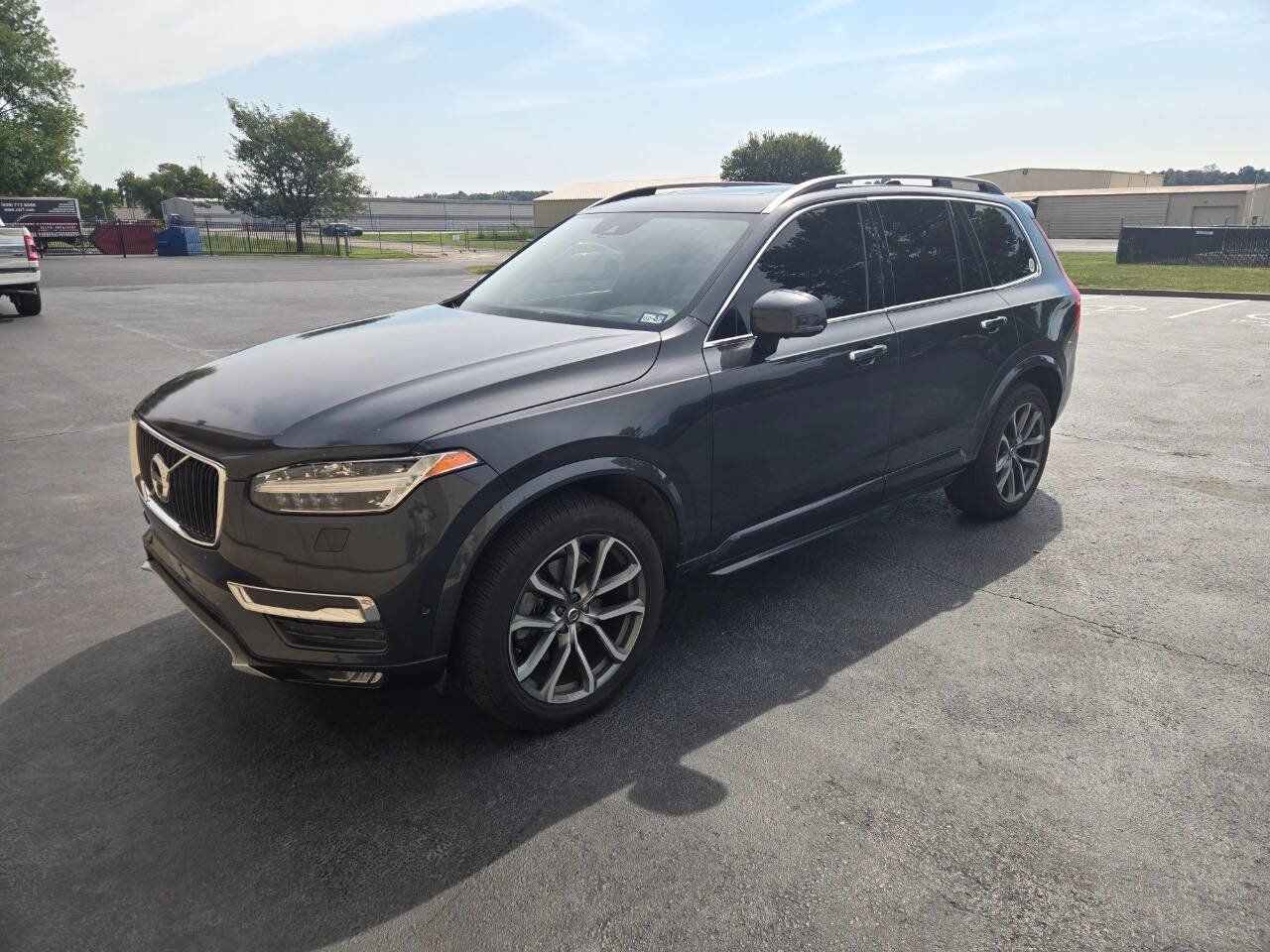 Used 2017 Volvo XC90 T6 Momentum w/ Vision Package AWD/4WD image 2
