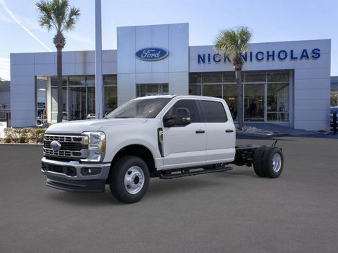 New 2025 Ford F350 XL w/ XL Chrome Package image 1
