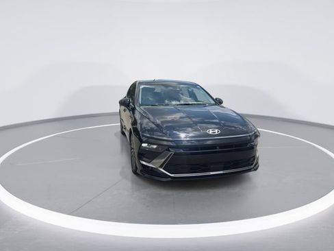 Certified 2025 Hyundai Sonata Limited FWD image 2