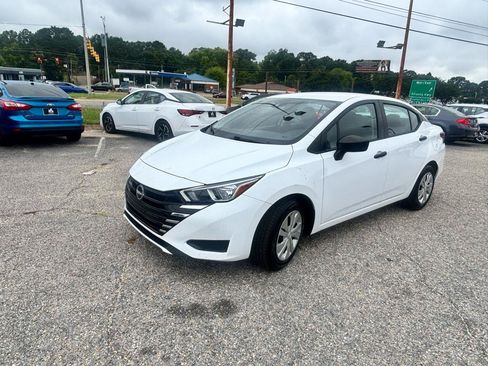 Used 2023 Nissan Versa S FWD image 10