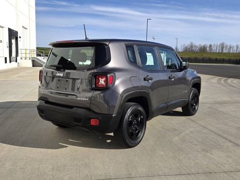 Used 2017 Jeep Renegade Sport image 5