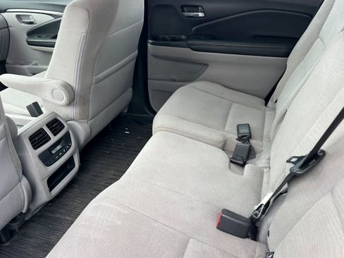 Used 2016 Honda Pilot EX image 5