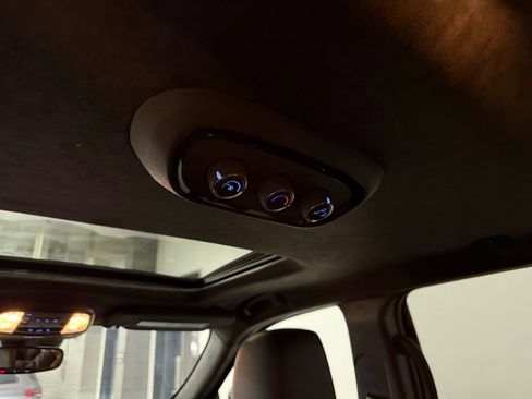 Used 2023 Dodge Durango R/T w/ Hemi Orange Plus Package image 20