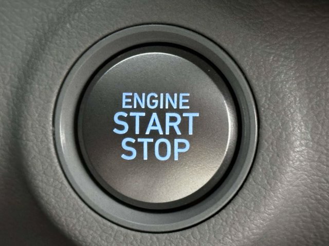 Used 2024 Hyundai Venue SEL FWD image 34