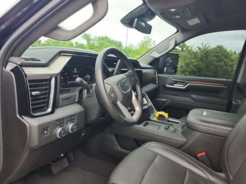 Certified 2025 GMC Sierra 2500 Denali AWD/4WD image 17