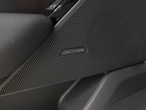 New 2026 Land Rover Range Rover Velar Dynamic SE image 14