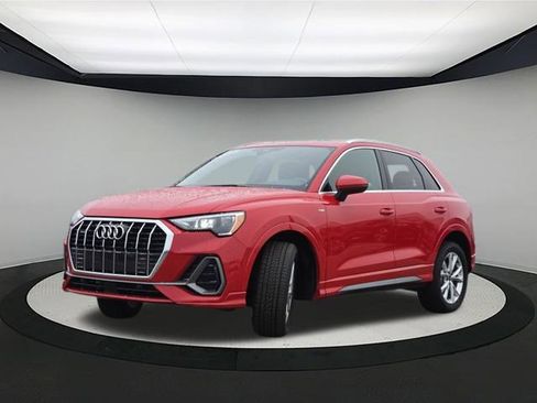 Used 2022 Audi Q3 2.0T Premium image 3