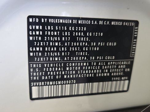 Used 2025 Volkswagen Tiguan S AWD/4WD image 28