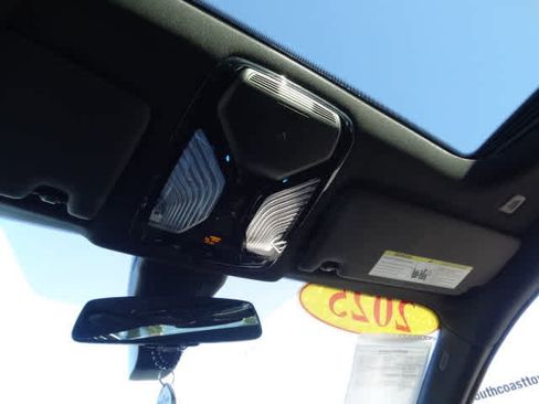 Used 2025 BMW M440i w/ Premium Package image 32