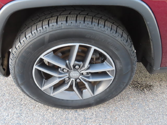 Used 2018 Jeep Grand Cherokee Limited w/ Trailer Tow Group IV AWD/4WD image 19