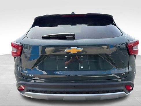 New 2026 Chevrolet Trax LT w/ Driver Confidence Package FWD image 4