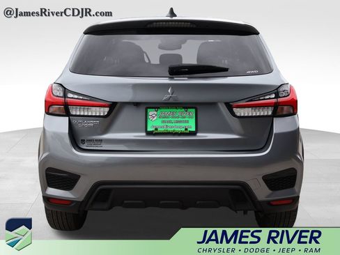 Used 2025 Mitsubishi Outlander Sport SE AWD/4WD image 5