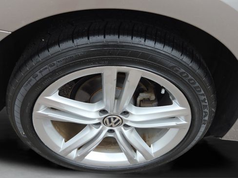 Used 2014 Volkswagen Passat 1.8T SE image 20