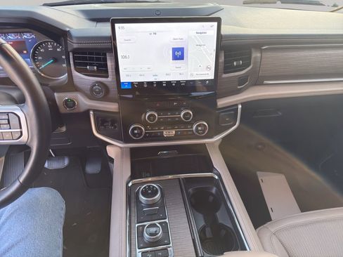 Used 2023 Ford Expedition Max Limited image 23