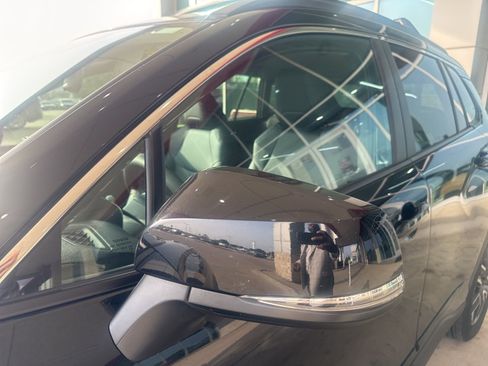 Used 2026 Toyota Corolla Cross XLE FWD image 4