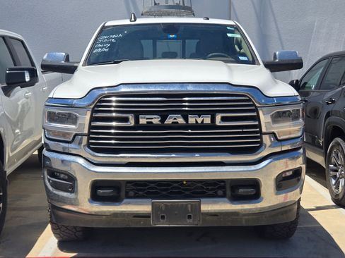 Used 2022 RAM 2500 Laramie AWD/4WD image 2
