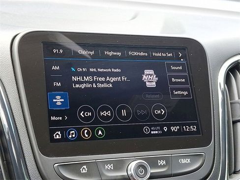Certified 2022 Chevrolet Equinox RS w/ Infotainment Package image 13