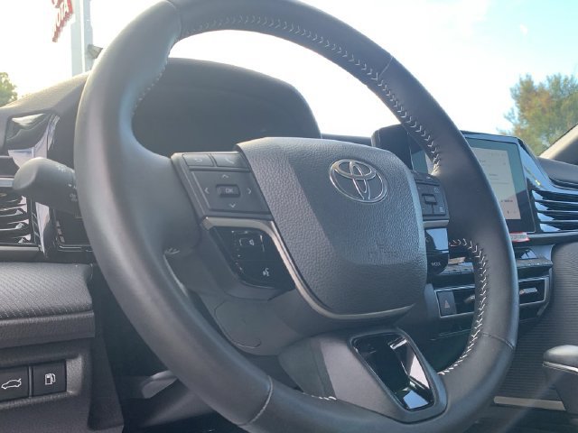 Used 2026 Toyota Camry SE FWD image 19