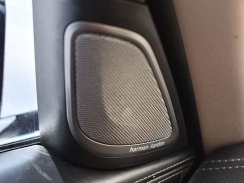 Used 2018 BMW 750i image 20