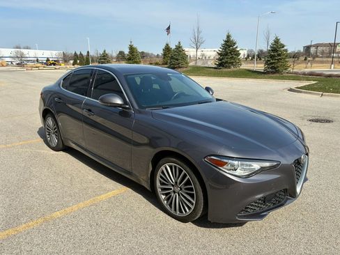 Used 2017 Alfa Romeo Giulia Ti AWD/4WD image 3