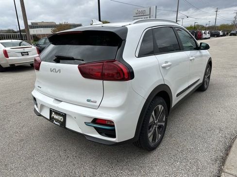 Used 2022 Kia Niro EX Premium w/ Cold Weather Package FWD image 6