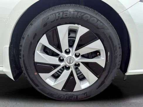 Certified 2025 Nissan Altima 2.5 S FWD image 12