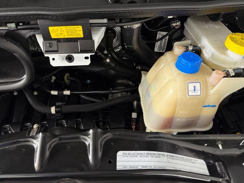 Used 2025 RAM ProMaster 2500 w/ U-Haul Equipment Group FWD image 21