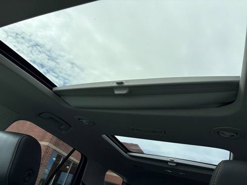 Used 2019 Chevrolet Traverse LT w/ LT Premium Package FWD image 25