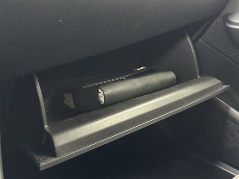 Used 2021 Toyota C-HR LE image 33