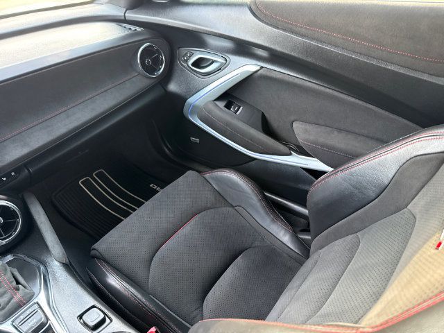 Used 2022 Chevrolet Camaro ZL1 RWD image 15