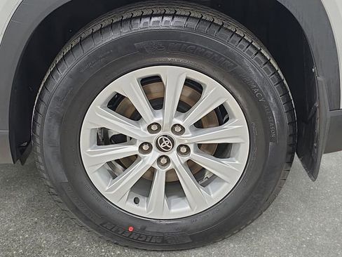 Certified 2024 Toyota Grand Highlander XLE image 28