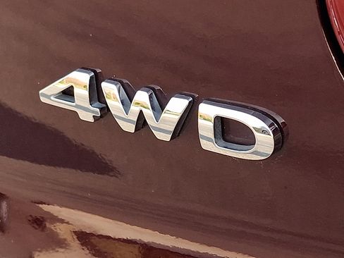 Used 2018 Ford Explorer XLT w/ Equipment Group 202A image 32