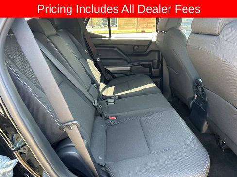 Used 2025 Toyota 4Runner SR5 AWD/4WD image 18