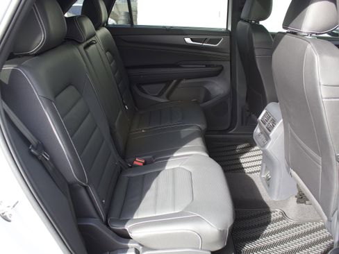 New 2026 Volkswagen Atlas Cross Sport SEL R-Line image 34