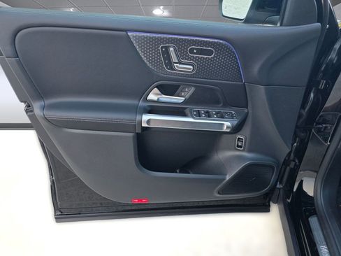 New 2026 Mercedes-Benz GLB 250 4MATIC image 18