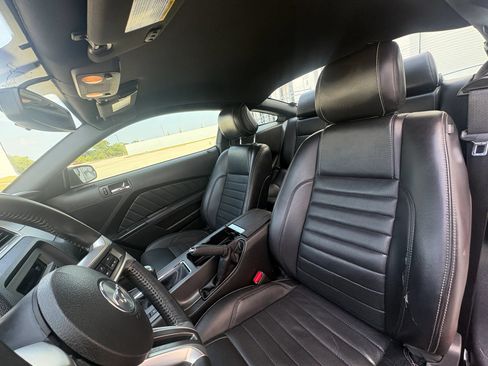 Used 2013 Ford Mustang GT Premium w/ Comfort Pkg RWD image 23