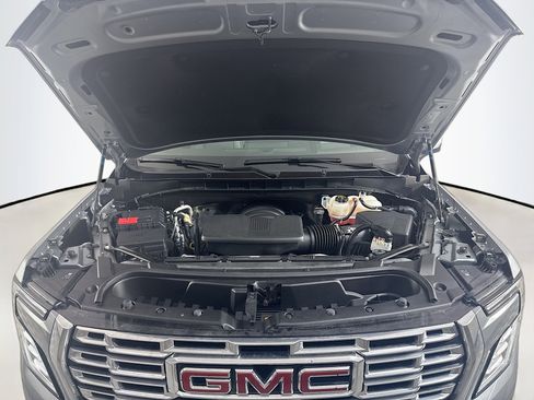 Used 2025 GMC Yukon Denali RWD image 39