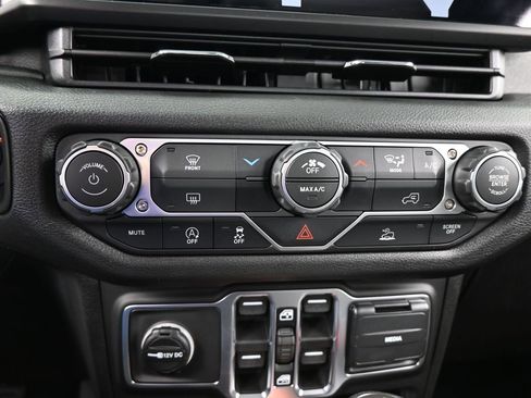 New 2026 Jeep Gladiator Sport image 17