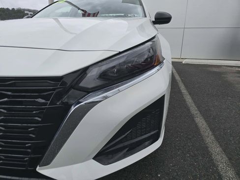 Used 2024 Nissan Altima 2.5 S image 9