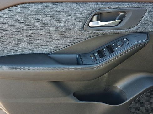 Certified 2023 Nissan Rogue SV AWD/4WD image 12