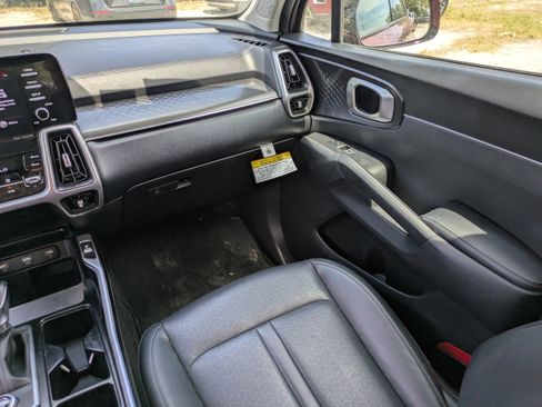 Used 2021 Kia Sorento S FWD image 15