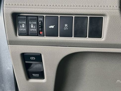 Certified 2026 Honda Odyssey EX-L image 13