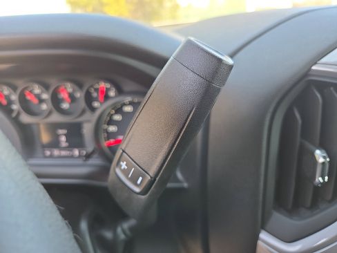 Used 2022 Chevrolet Silverado 1500 Custom image 26